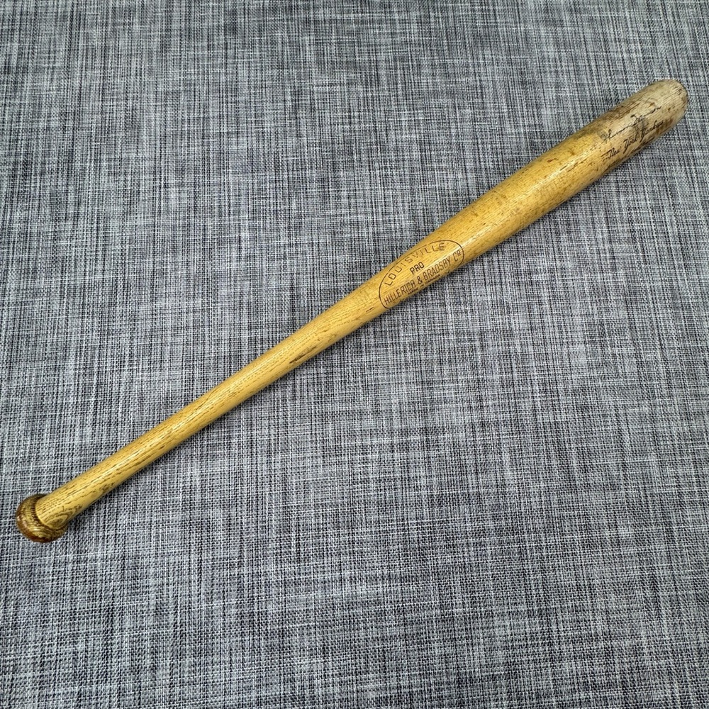Vintage Louisville Pro Thurman Munson Yankees Approved Little League Bat 31in